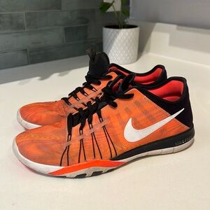 NIKE FREE TR 6 🧡